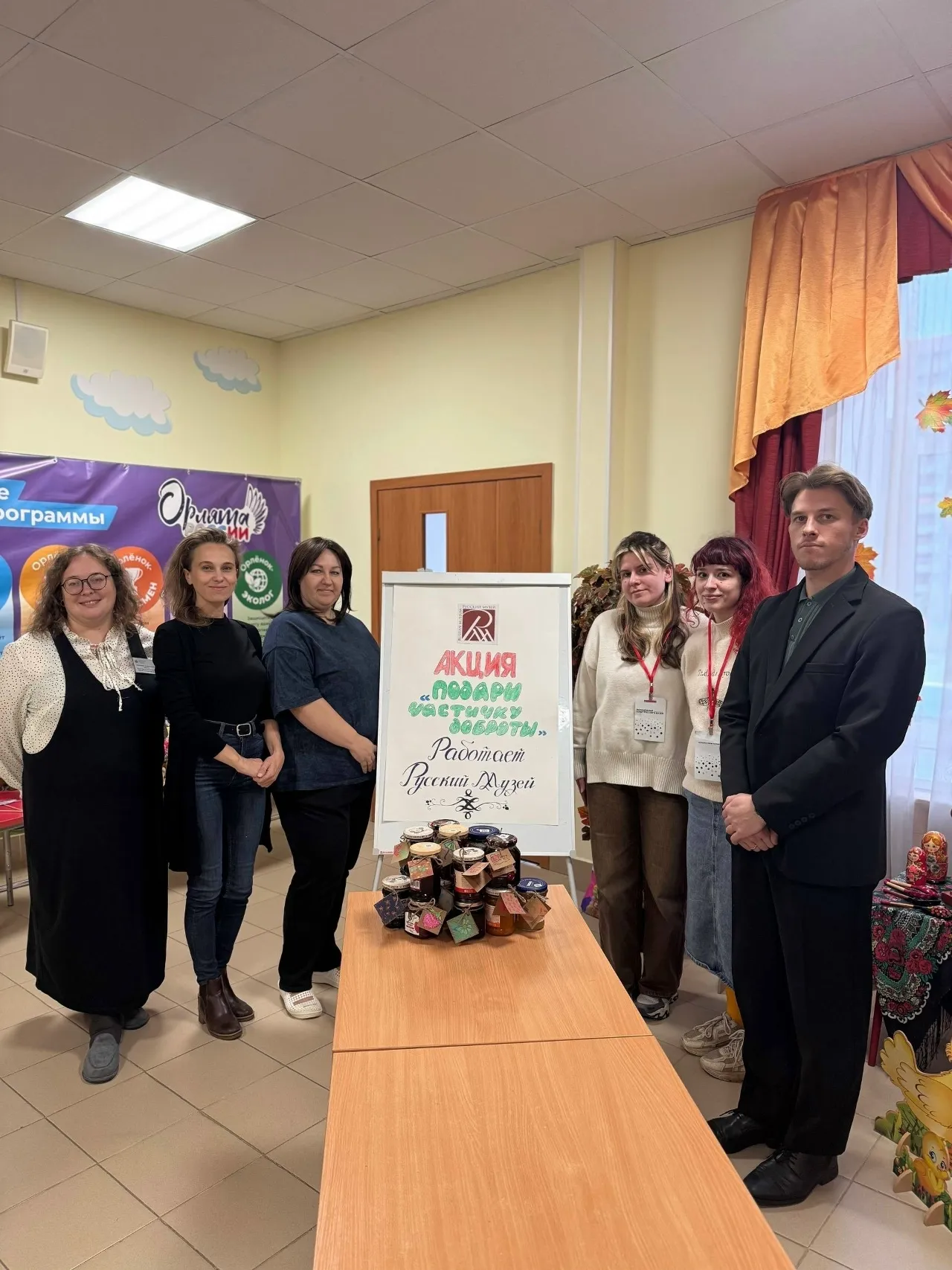 Молодёжный совет Русского музея принял участие в акции ко Дню пожилого человека
